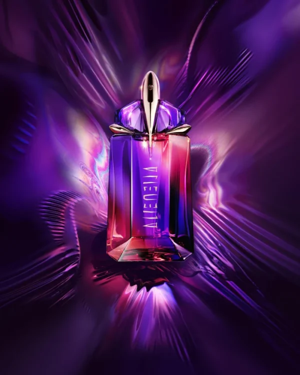 Aroused by alien hypersense eau de parfum, your every sense becomes sharper, amplified. your instinct is keener with our floral women’s fragrance. your femininity is magnified. you experience more vividly the world with this ambery floral perfume for women. unleashing your inner alien means revealing what is unique, different and extraordinary about you, your otherworldly beauty, unapologetic and hypnotic. the fiercest. weirdest, coolest. supercharged version of yourself. the most instinctive and feminine, almost mystical in its primal power. the overblooming revelation reveals a fiercely hypnotic facet and an hyperbolic feminity. jasmine sambac, alien perfume's signature flower, overblooms here in an unequalled quality for a sensuous and opulent fragrance, quintessentially mugler. drawn from a sustainable harvest from mugler's field in india, it is used in the new alien hypersense eau de parfum for the first time ever.